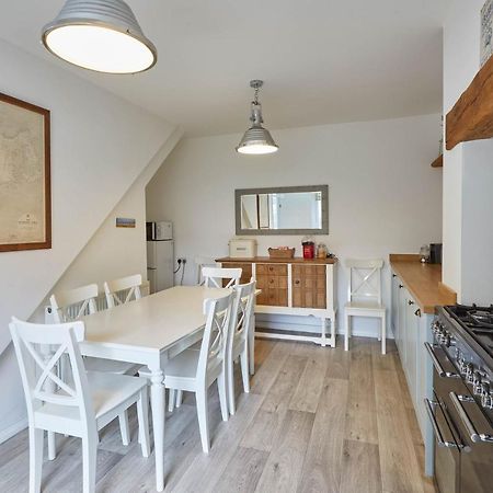 Host & Stay - Adventure House 惠特比 外观 照片