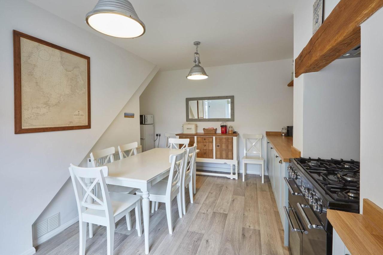 Host & Stay - Adventure House 惠特比 外观 照片